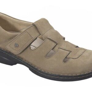 Finn Comfort Quebec Sandal in stone nubuck euro size 40